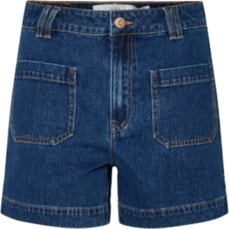 Yasnema shorts